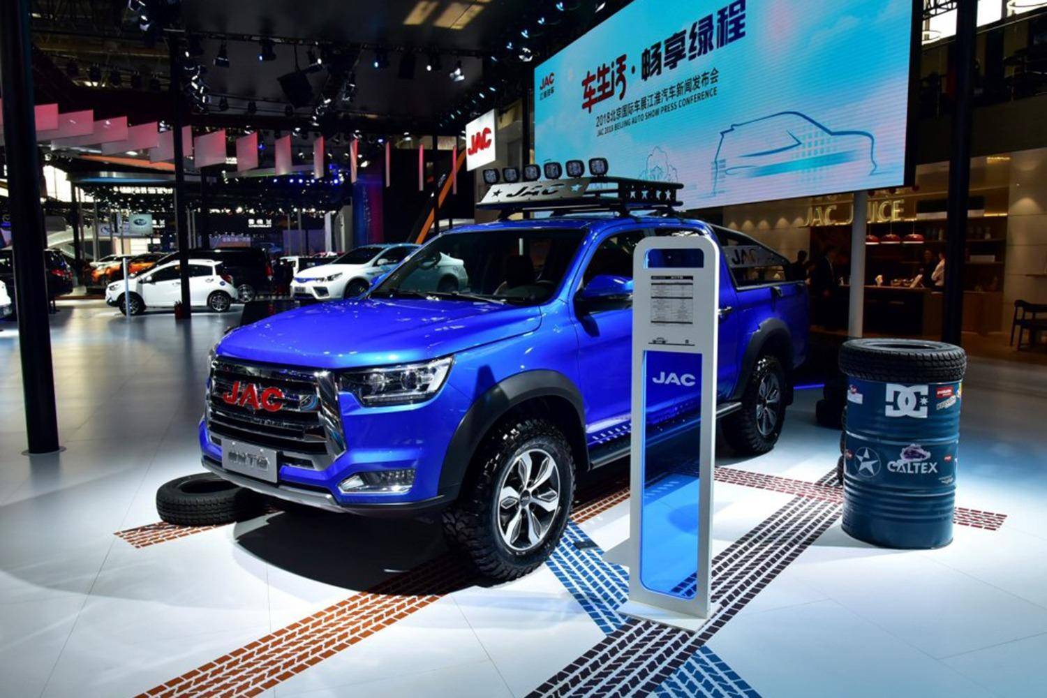 鯊魚(yú)王多變體汽車智能皮卡后箱蓋