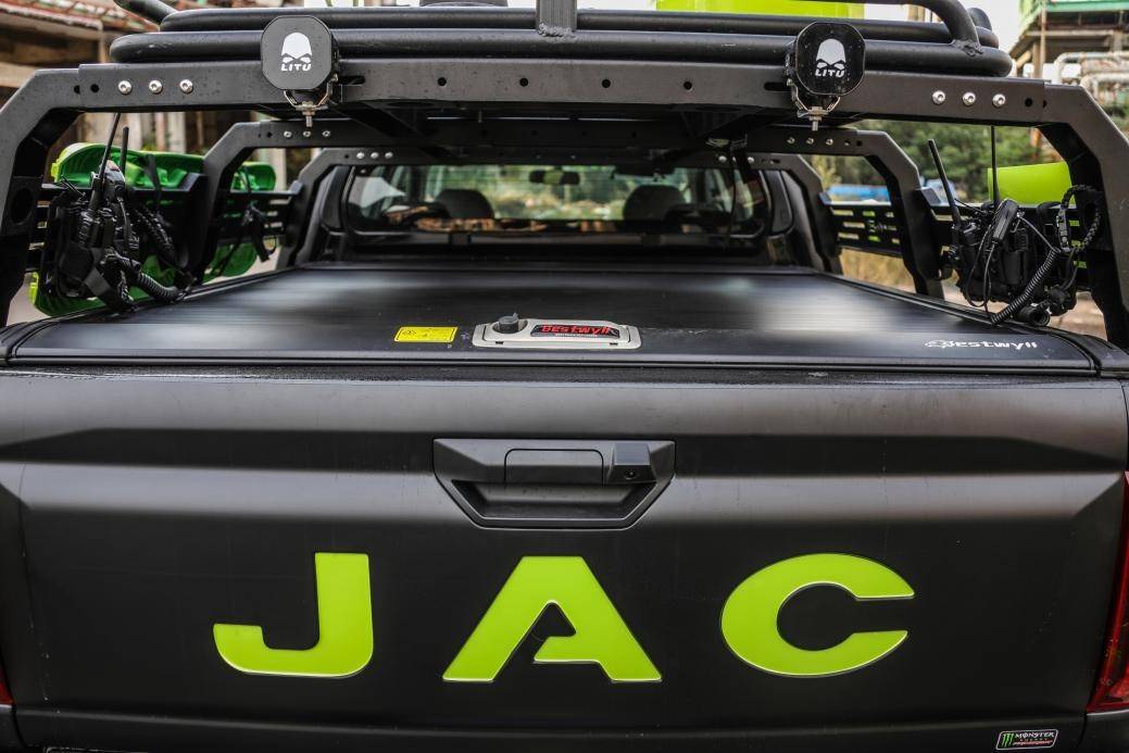 鯊魚王多變體汽車智能皮卡后箱蓋 鯊魚王多變體汽車智能皮卡后箱蓋