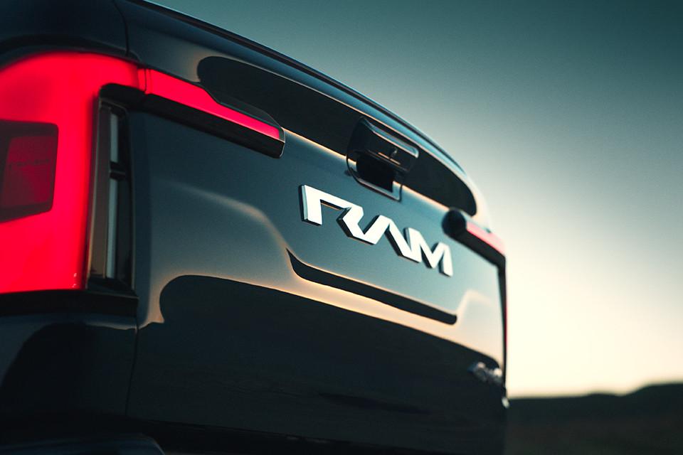 鯊魚王多變體汽車智能皮卡后箱蓋 鯊魚王多變體汽車智能皮卡后箱蓋