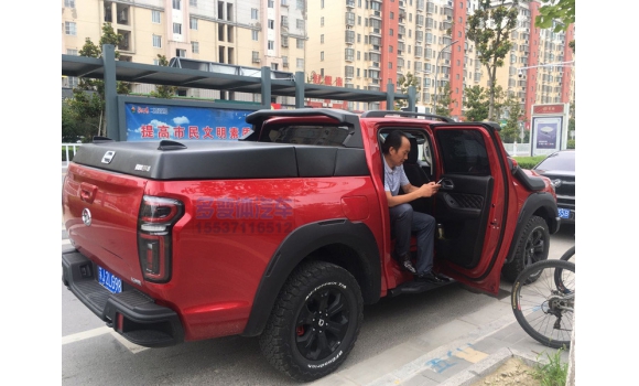 長(zhǎng)城炮皮卡改裝多變體汽車智能皮卡后箱蓋